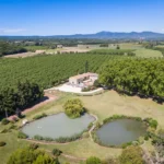 Une immersion au cœur de la Drôme provençale : le Mas Loisonville, grand gîte de groupe à Grillon